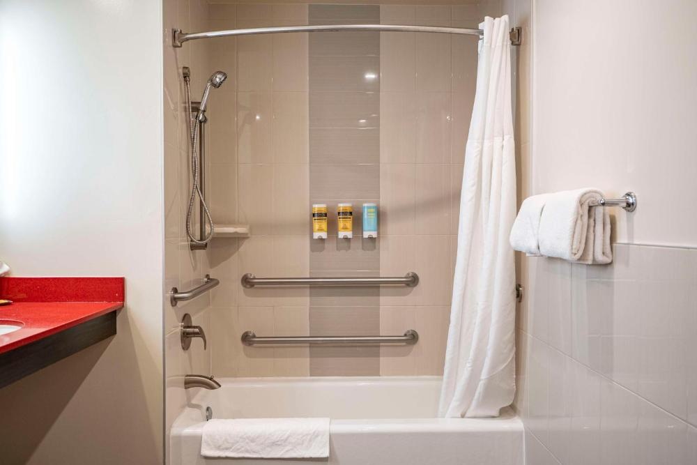 Best Western Plus Dragon Gate Inn